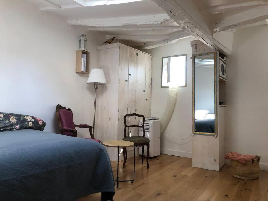 Esprit Cabine Versailles Exterior photo